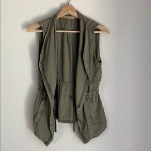 Flowy vest